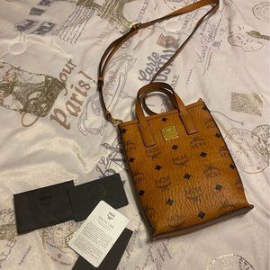 Essential Crossbody Bag in Visetos